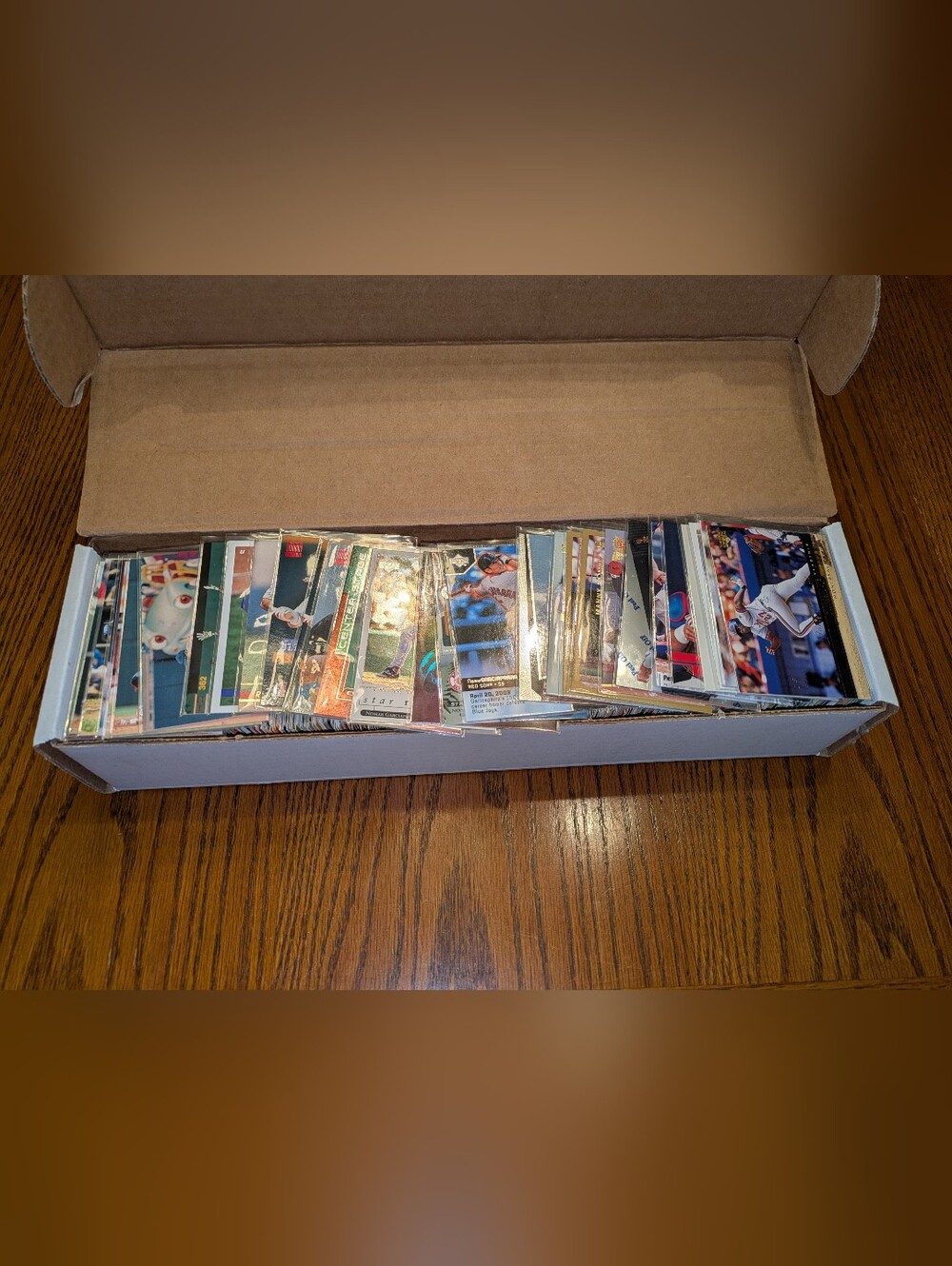 800ct Box of MLB Baseball Trading Cards ⚾ Baseball Card Collection 🔥